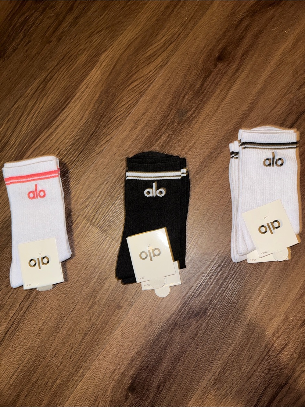 ALO Yoga Womens NWT Crew Socks Pack - Black, White, White with Pink Stripe